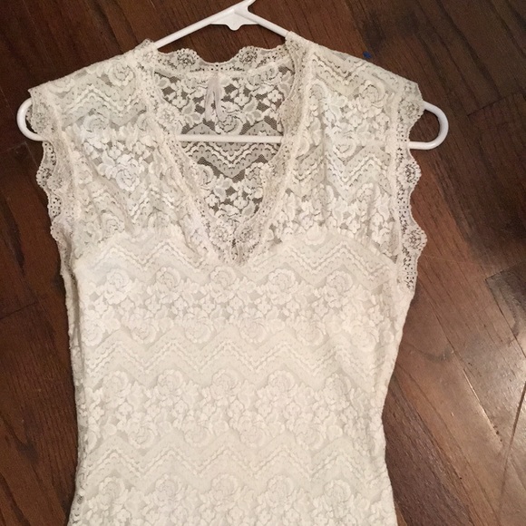 Dresses & Skirts - Absolutely gorgeous white lace dress